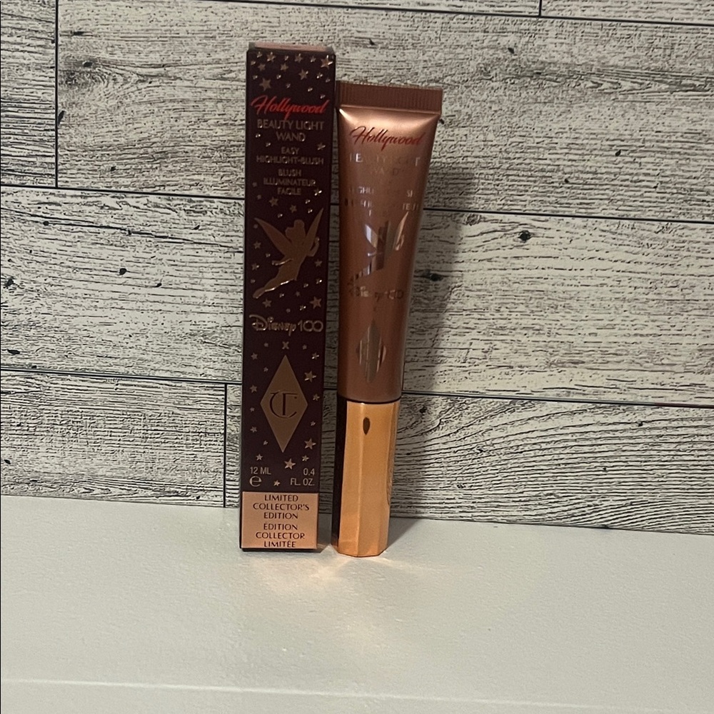 Charlotte Tilbury Hollywood Beauty Light Wand Blush- Pink